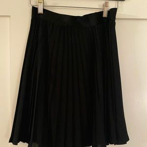 Black pleated skirt